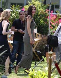 Alexandra Daddario feet photo thumbnail