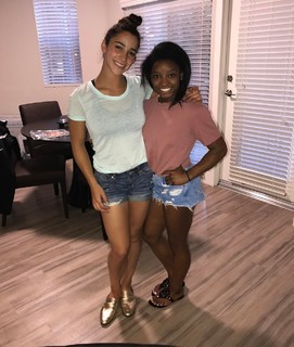 Simone Biles feet photo thumbnail