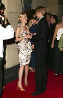 Scarlett Johansson feet photo thumbnail
