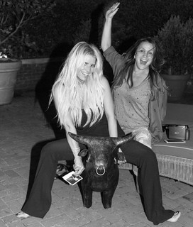 Jessica Simpson feet photo thumbnail