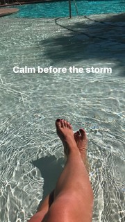 Kendra Wilkinson feet photo thumbnail