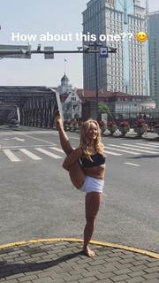 Kino MacGregor feet photo thumbnail