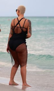 Amber Rose feet photo thumbnail