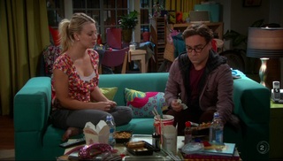 Kaley Cuoco feet photo thumbnail