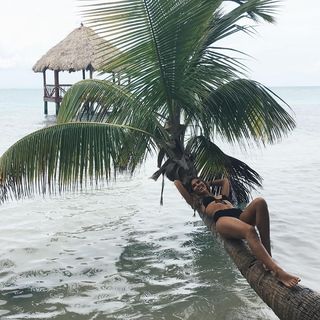 Kara Del Toro feet photo thumbnail