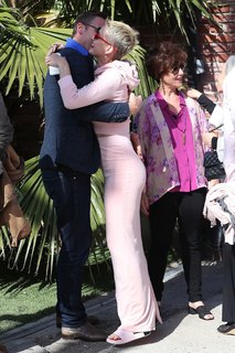 Katy Perry feet photo thumbnail