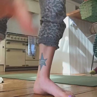 Fearne Cotton feet photo thumbnail