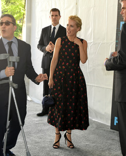 Gillian Anderson feet photo thumbnail