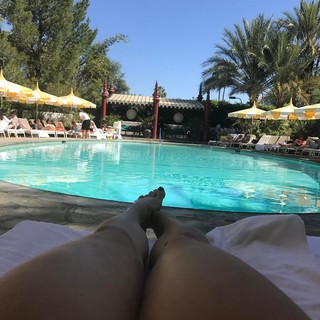 Chelsea Handler feet photo thumbnail