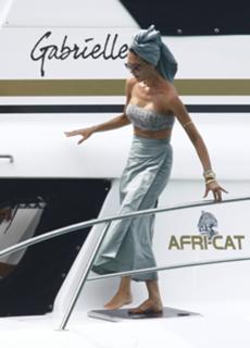 Victoria Beckham feet photo thumbnail