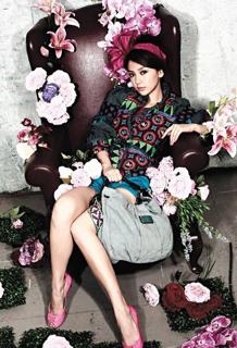 Angelababy feet photo thumbnail