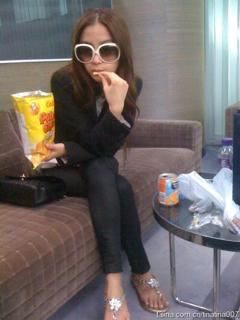 Angelababy feet photo thumbnail