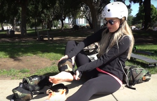 Justine Ezarik feet photo thumbnail