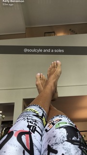 Kelly Bensimon feet photo thumbnail