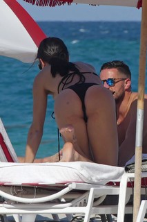 Adriana Lima feet photo thumbnail