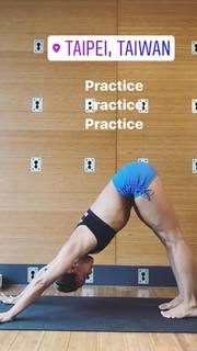 Kino MacGregor feet photo thumbnail