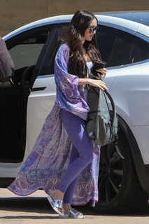 Megan Fox feet photo thumbnail