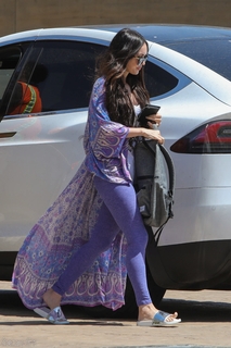 Megan Fox feet photo thumbnail