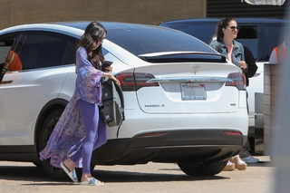 Megan Fox feet photo thumbnail
