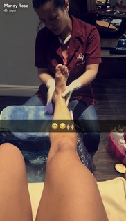 Amanda Saccomanno feet photo thumbnail