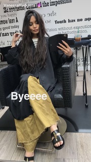Vanessa Hudgens feet photo thumbnail