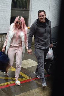 Katie Price feet photo thumbnail