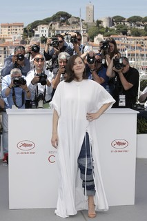 Marion Cotillard feet photo thumbnail