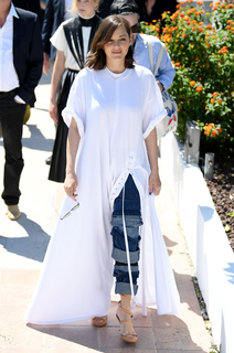 Marion Cotillard feet photo thumbnail