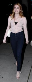 Emma Roberts feet photo thumbnail