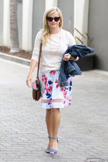 Reese Witherspoon feet photo thumbnail