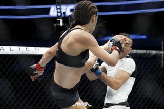 Joanna Jedrzejczyk feet photo thumbnail