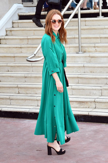 Julianne Moore feet photo thumbnail