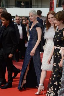 Julianne Moore feet photo thumbnail