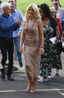 Holly Willoughby feet photo thumbnail