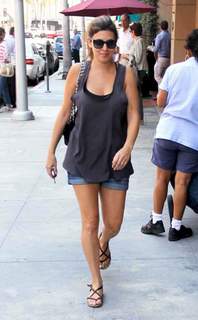 Jamie-Lynn Sigler feet photo thumbnail