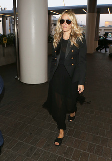Molly Sims feet photo thumbnail