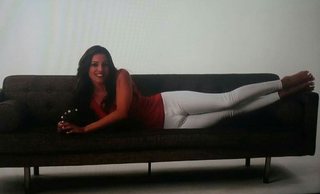 Kelly Brook feet photo thumbnail