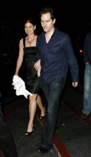 Debra Messing feet photo thumbnail