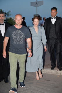 Julianne Moore feet photo thumbnail