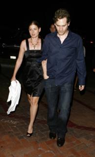 Debra Messing feet photo thumbnail