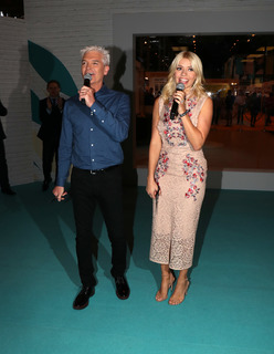 Holly Willoughby feet photo thumbnail