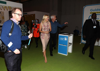 Holly Willoughby feet photo thumbnail