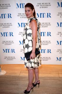 Debra Messing feet photo thumbnail