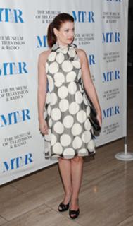 Debra Messing feet photo thumbnail