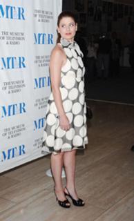 Debra Messing feet photo thumbnail