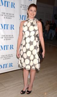 Debra Messing feet photo thumbnail