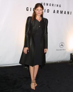 Debra Messing feet photo thumbnail