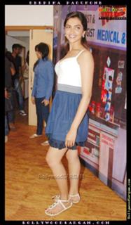 Deepika Padukone feet photo thumbnail