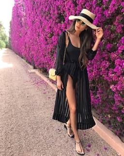 Shay Mitchell feet photo thumbnail