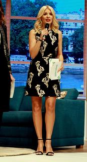 Holly Willoughby feet photo thumbnail